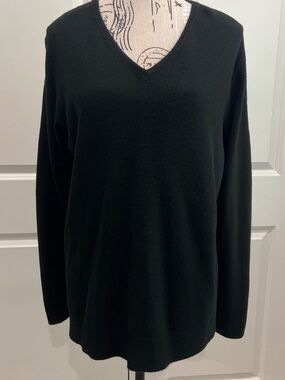 Marled by Reunited Clothing Black V-Neck Sweater. Size XL